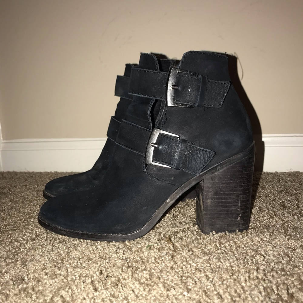Steve Madden booties (black)